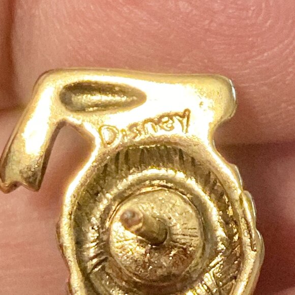 Vintage Disney Donald Duck Tie Tac Pin Lapel Gold Tone Brass 80s Signed 3D - Picture 6 of 9